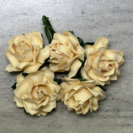 Cottage Roses - Butter 25mm (5pk)
