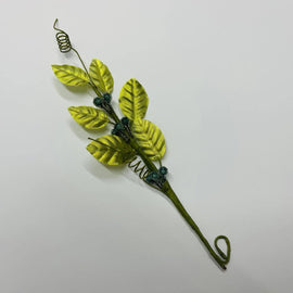 Green Tara Flowers - 16cm Christmas Vine - Olive